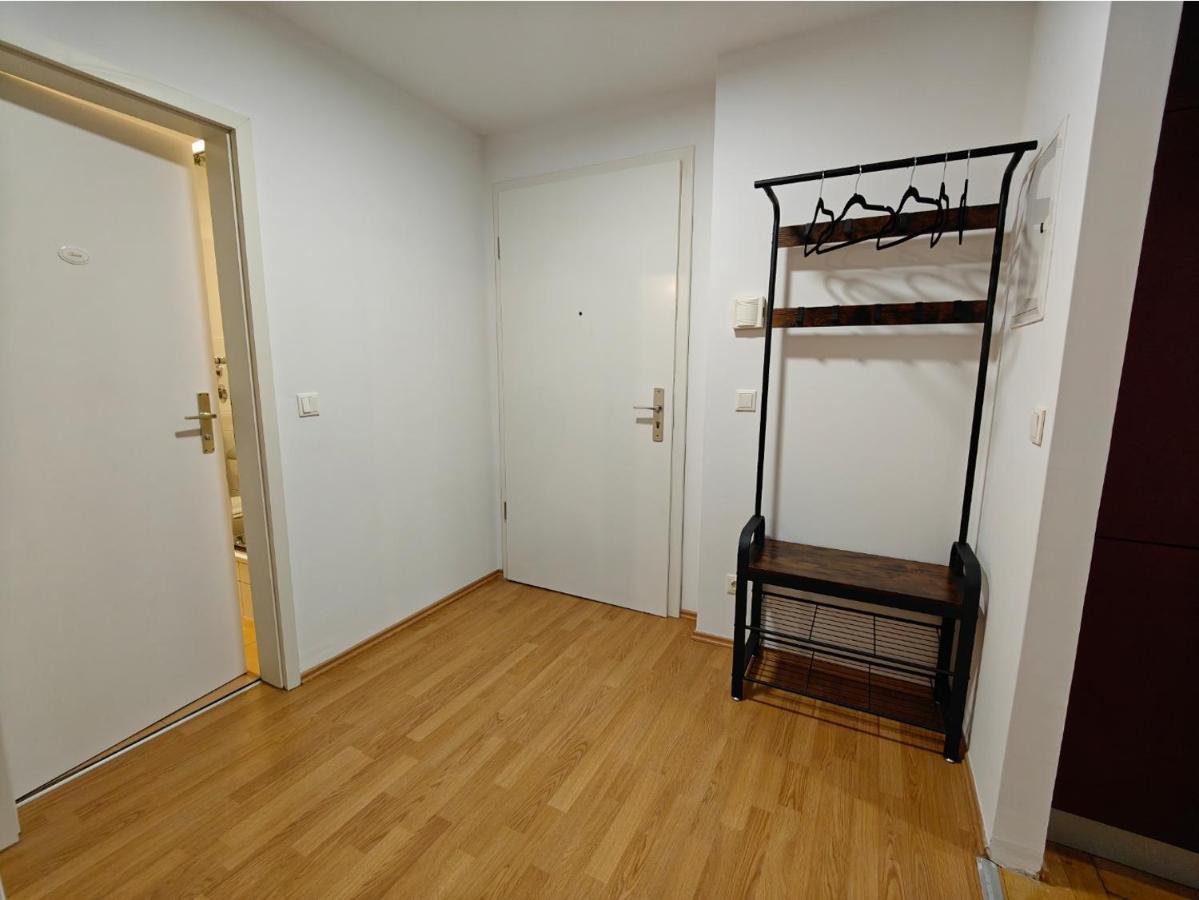 2Br Apartment, Parking, Wi-Fi, Tv In Berlin Karow エクステリア 写真